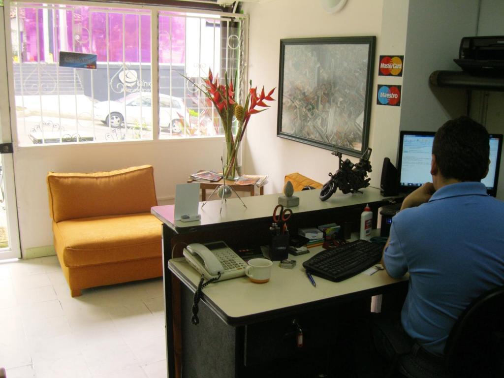 Spring City Hostel 메딜린 외부 사진